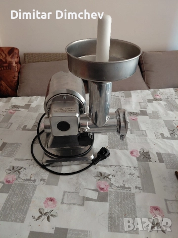 Италианска професионална месомелачка Fama, снимка 5 - Обзавеждане на кухня - 52957323