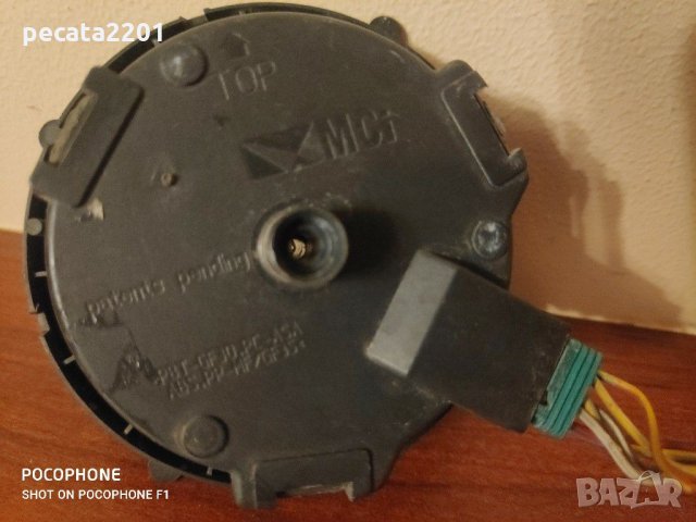 Продавам - оригинално моторче за огледало за VW, снимка 5 - Аксесоари и консумативи - 29536506