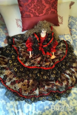 Колекционерска порцеланова кукла ръчна изработка намалена , снимка 5 - Колекции - 34066845