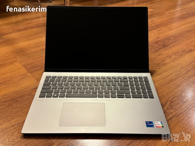 НОВ 16' WUXGA Core i7-1260p DELL Vostro 5620 16GB DDR4/512GB NVMe/Подсветкa/Бат 8ч/Iris Xe, снимка 4 - Лаптопи за работа - 52584886