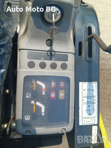 Мини Багер Hitachi 1.5т, снимка 8 - Индустриална техника - 52238975