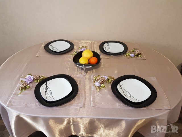 Луксозна покривка за маса с четири броя подложки
