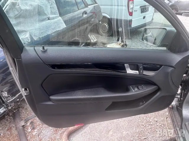 Кора ( Тапет ) за врата на Мерцедес Ц класа КУПЕ W204 2011 2012 2013 2014 Тапицерия Кожена кора 