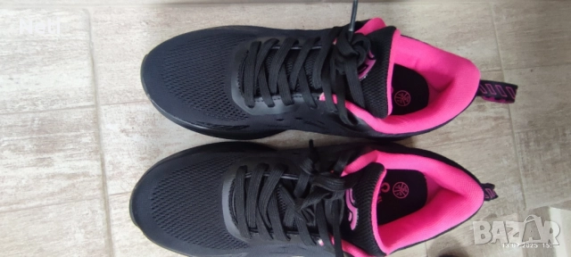  Чисто нови маратонки за момиче, снимка 2 - Маратонки - 51701611