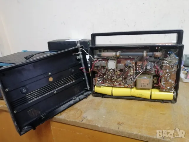 Ретро радиоприемник SONY TR-1000, снимка 9 - Радиокасетофони, транзистори - 48276420
