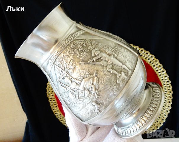 Халба от калай с три романтични релефни картини. , снимка 2 - Антикварни и старинни предмети - 44240275