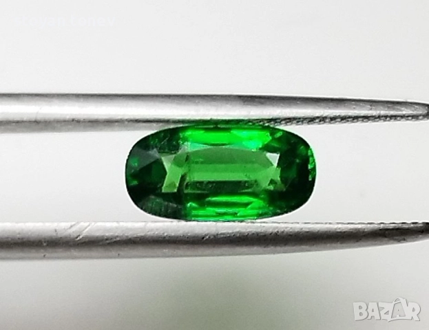 Зашеметяващ зелен цаворит с жив цвят 1.18кт.! Нов!, снимка 11 - Други - 52357131