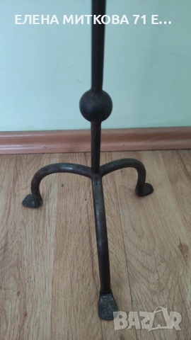 Висок свещник от ковано желязо, снимка 2 - Антикварни и старинни предмети - 53879709