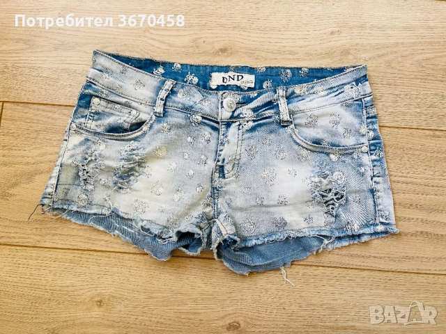 Дамски къси дънкови панталонки модерни еластични размер М/Л