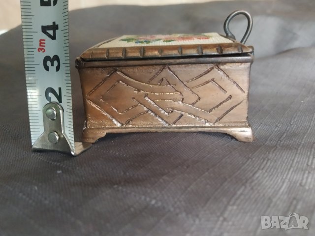 стара метална кутийка, снимка 2 - Антикварни и старинни предмети - 34111043