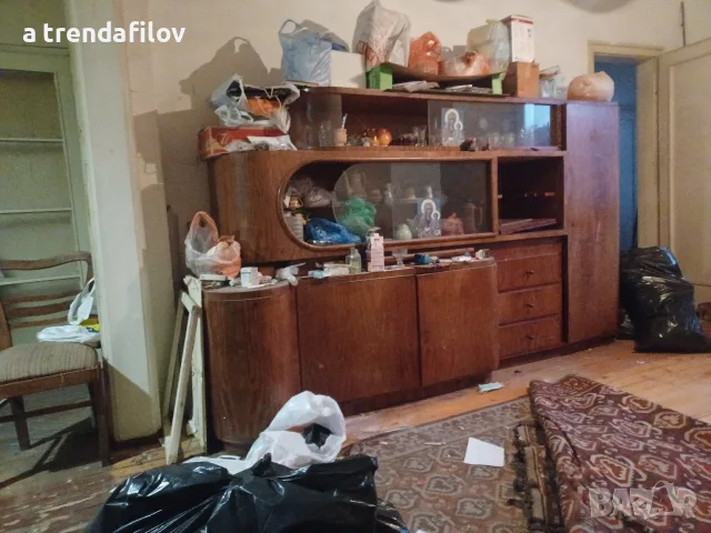 продавам бюфет старивен и масивен изгодно, много е тежък