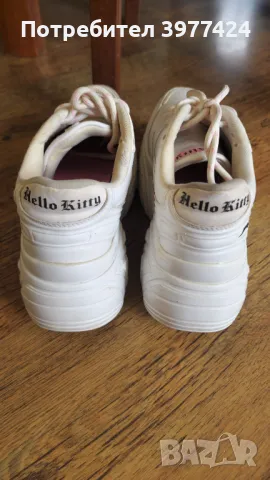 Продавам дамски кецове Hello Kitty., снимка 5 - Маратонки - 49605492