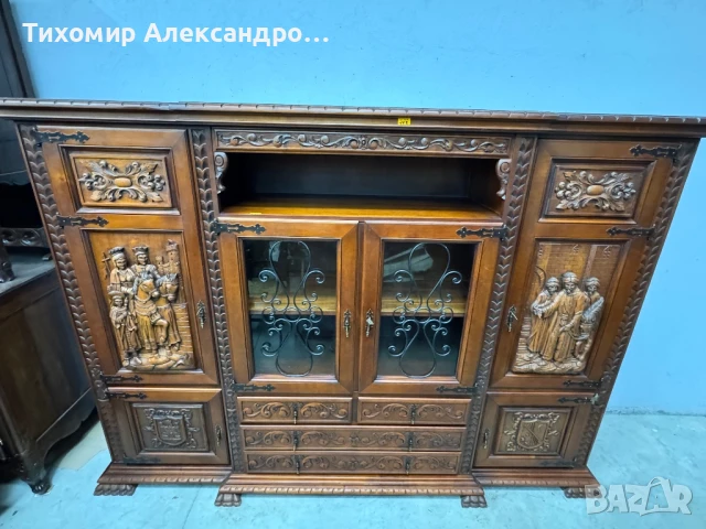 Уникален шкаф - витрина от дъбов масив, снимка 2 - Шкафове - 50947899