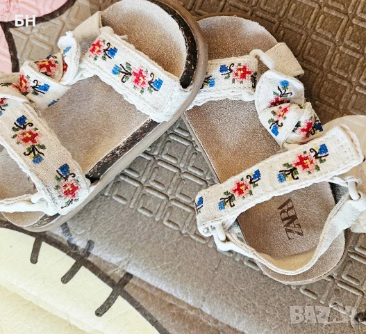 детски сандали на Zara 23 номер , снимка 5 - Детски сандали и чехли - 56201293