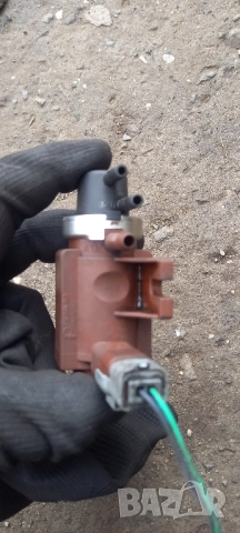 Вакуум клапан Ford Focus II 1.6 TDCI, снимка 2 - Части - 52267685