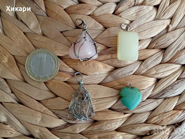 Медальони с естествени камъни 