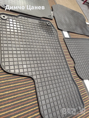 Продавам гумени стелки за Голф 4 