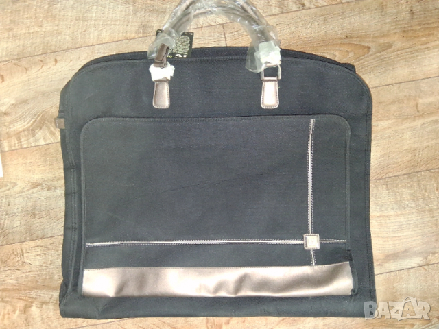 органайзер за багаж Diane von Furstenberg Black Suitcase Luggage Organizer Wardrobe Garment Rack Bag, снимка 2 - Куфари - 52503708