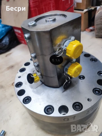 Хидравличен затегач за CNC струг