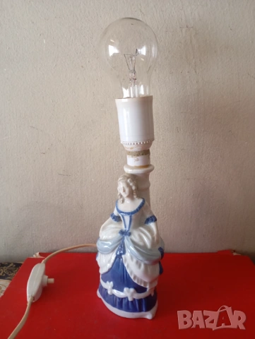 Винтидж настолна лампа 