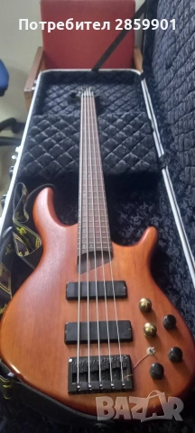 Продавам бас китара Cort B5 – 5 струни, активна електроника