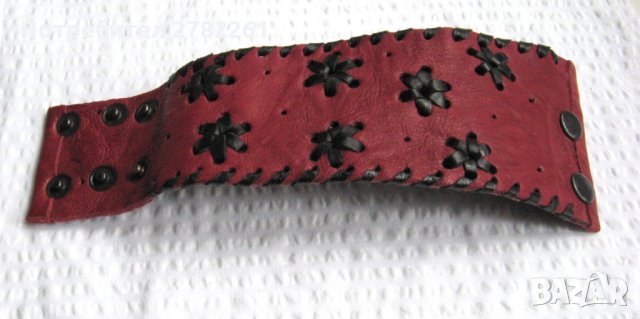 Широка гривна ръчно правена от естествена кожа в червено, снимка 7 - Гривни - 30979259