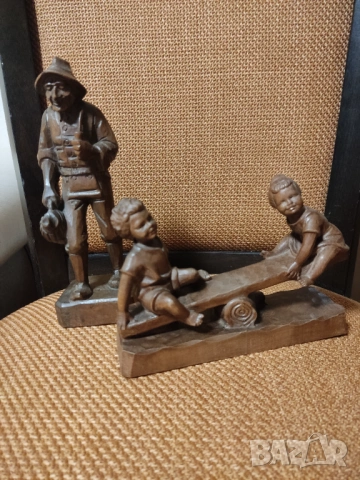 Детайлна стара немска дърворезба(липа) статуетка деца на люлка, снимка 4 - Статуетки - 53922754
