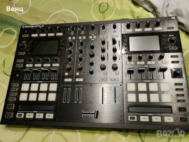 Traktor Kontroller S8