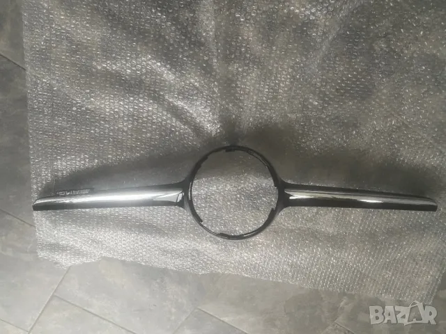 AMG ЛАЙСНА ЕМБЛЕМА  РЕШЕТКА W205 C CLASS АМГ, снимка 3 - Части - 48244033