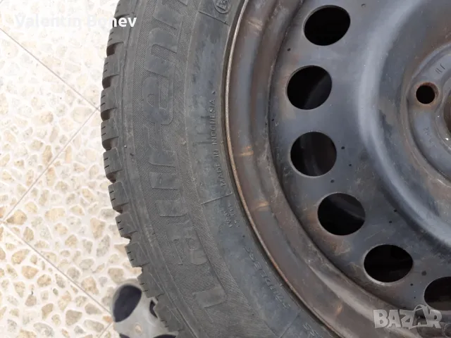 Зимни гуми с джанти 185/65R15, снимка 3 - Гуми и джанти - 49922387