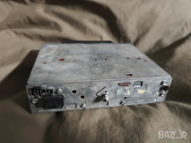 Продавам ретро радио Blaupunkt Frankfurt Radio L 1825676, снимка 3 - Радиокасетофони, транзистори - 55753901
