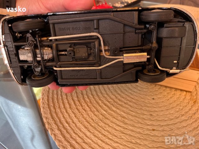 BMW 502 Maisto 1:18, снимка 12 - Колекции - 42313422