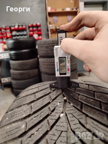 4бр. зимни гуми 225/50/17 Continental, снимка 2 - Гуми и джанти - 53213655