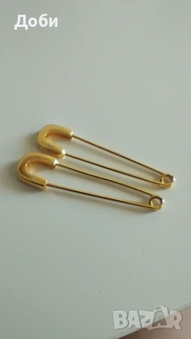 Златисти обици Ania Kruk с форма на безопасна игла, снимка 1