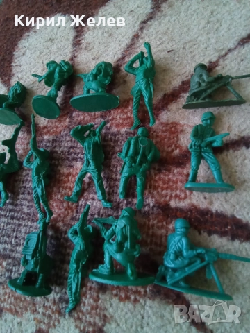 Войници пластмасови 12 броя 51738, снимка 7 - Колекции - 52105799