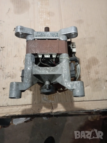 Електромотор за пералня "Индезит", снимка 2 - Перални - 52777145