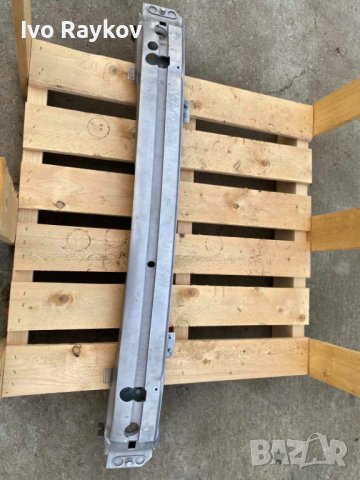 Volvo V70 , Предна Греда,броня, снимка 2 - Части - 42911185