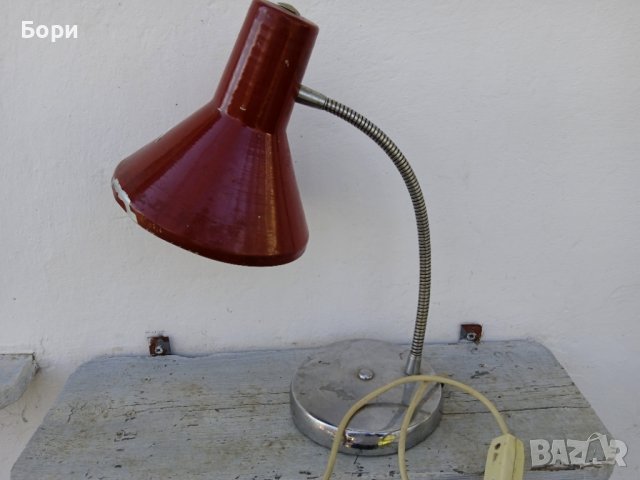 Стара настолна лампа, снимка 1 - Настолни лампи - 39976336