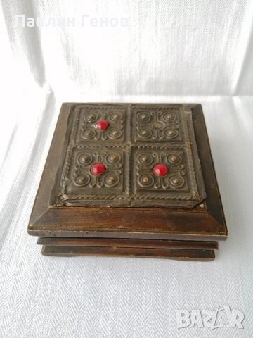Стара дървена кутия,  меден обков, снимка 2 - Антикварни и старинни предмети - 38844957