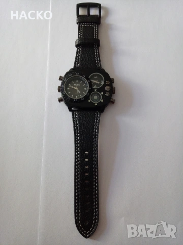 Кварцов Часовник с Компас и Две Часови Зони