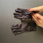 Елегантни къси черни сатенени ръкавици 23 см 7053, снимка 2