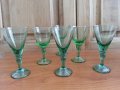 Стъклени чаши чашки цветно зелено стъкло, снимка 1 - Антикварни и старинни предмети - 36680358