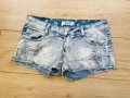 Дамски къси дънкови панталонки модерни еластични размер М/Л, снимка 1