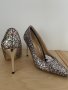 Впечатляващи бляскави обувки, снимка 1 - Дамски елегантни обувки - 37074853