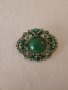 Винтидж съветска брошка. Брошка със зелени кристали-   камъни. , снимка 1 - Антикварни и старинни предмети - 44396471