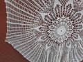 Ръчно плетена на една кука кръгла покривка за маса, снимка 6