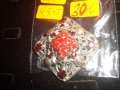 СКЪПОЦЕННА ПОСРЕБРЕНА ФИЛИГРАННА БРОШКА с КОРАЛОВ ЯСПИС и ФАСЕТИРАНИ ГРАНАТИ АРТ-ДЕКО 17641, снимка 4