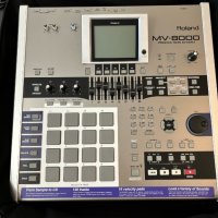 Roland MV 8000 + case, снимка 1 - Други - 44462467