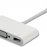 Apple USB-C VGA Multiport Adapter Original, снимка 1 - Аксесоари за Apple - 36396839