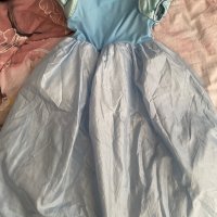 Рокля на елза , снимка 2 - Детски рокли и поли - 40486207